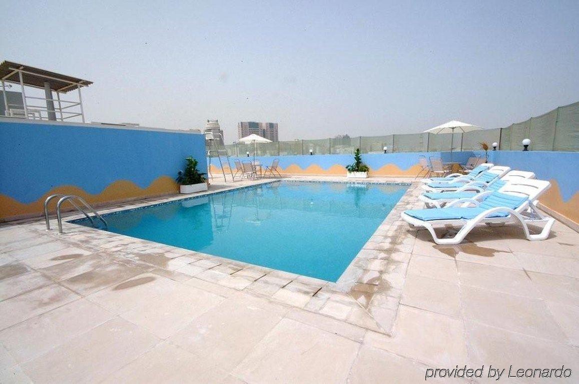 Golden Square Hotel Apartments Dubai Exterior photo