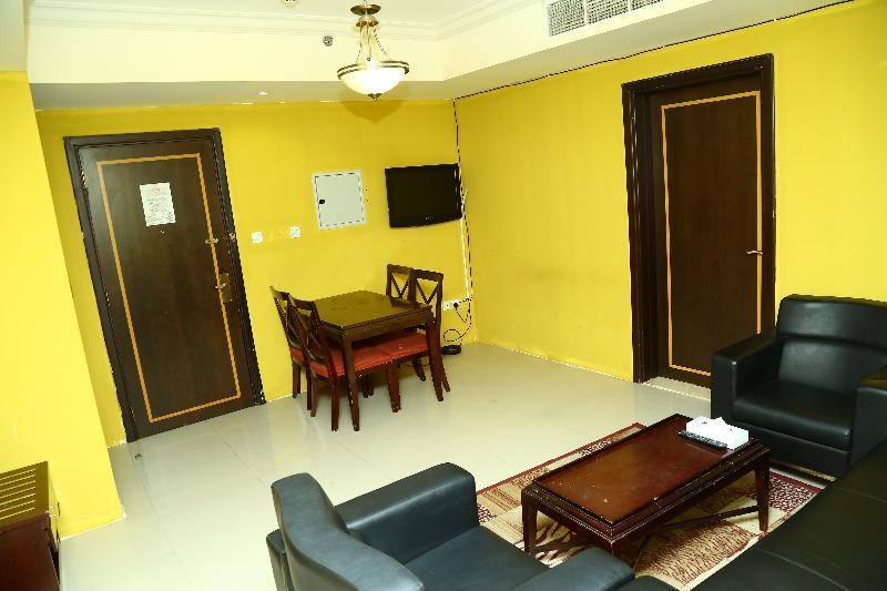 Golden Square Hotel Apartments Dubai Exterior photo