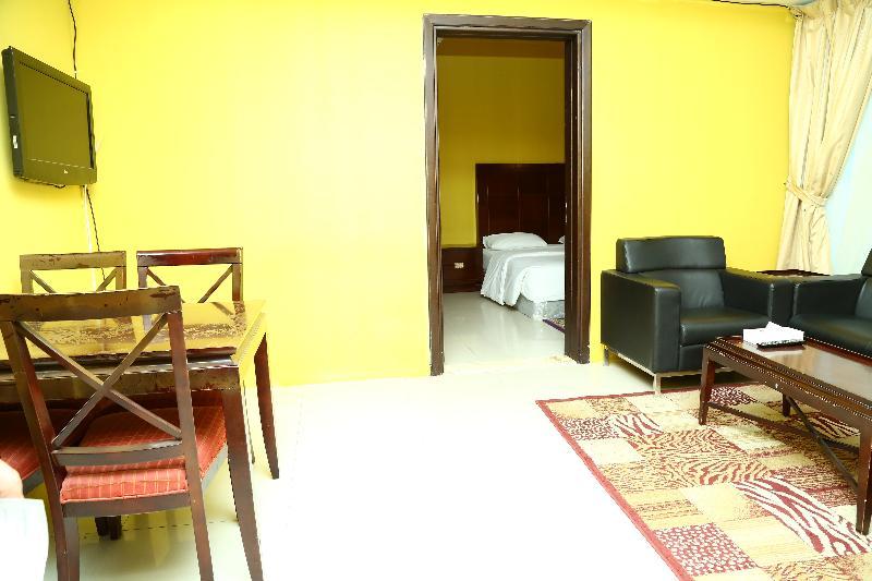 Golden Square Hotel Apartments Dubai Exterior photo