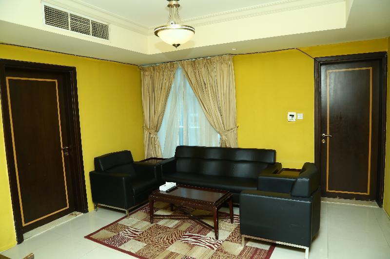Golden Square Hotel Apartments Dubai Exterior photo