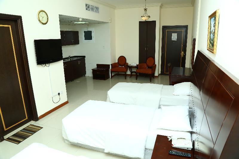 Golden Square Hotel Apartments Dubai Exterior photo