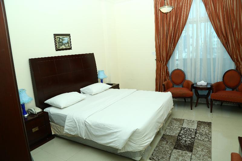 Golden Square Hotel Apartments Dubai Exterior photo