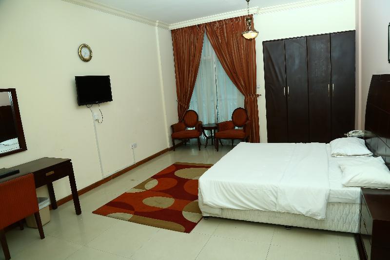 Golden Square Hotel Apartments Dubai Exterior photo