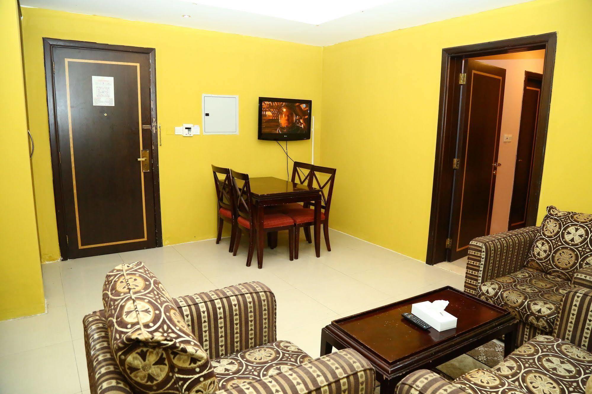 Golden Square Hotel Apartments Dubai Exterior photo
