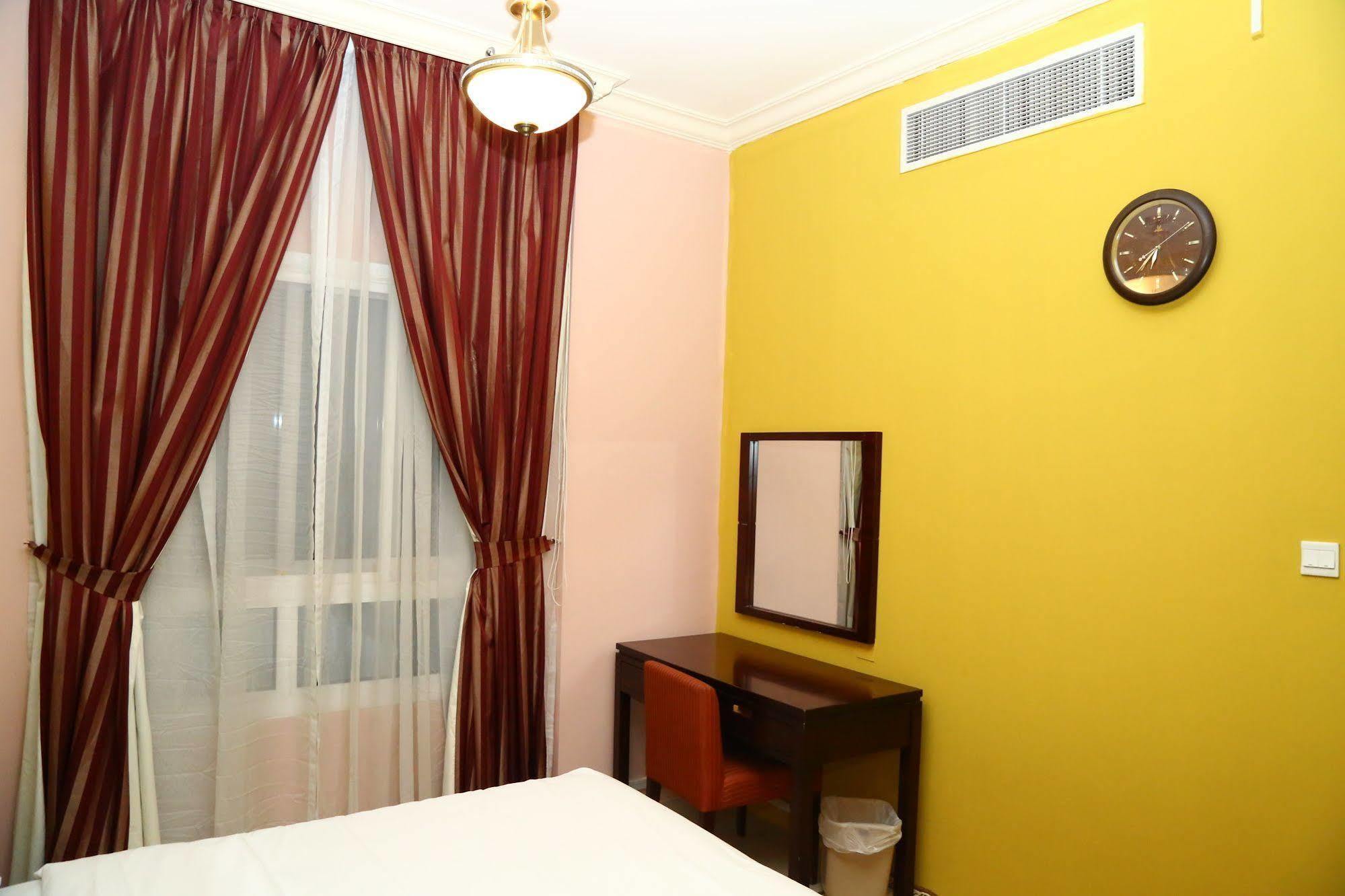 Golden Square Hotel Apartments Dubai Exterior photo